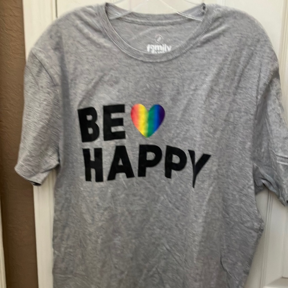 FINAL MARKDOWN Family fun be happy tee xl